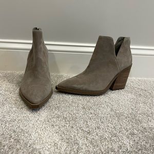 Vince Camuto booties size 7.5